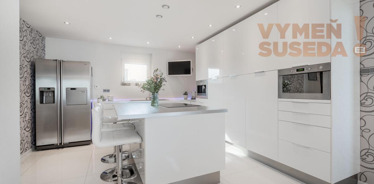 VYMEŇ SUSEDA! – PONÚKAME NA PREDAJ VÝNIMOČNÝ 6 IZB. RODINNÝ DOM, ŠENKVICE
