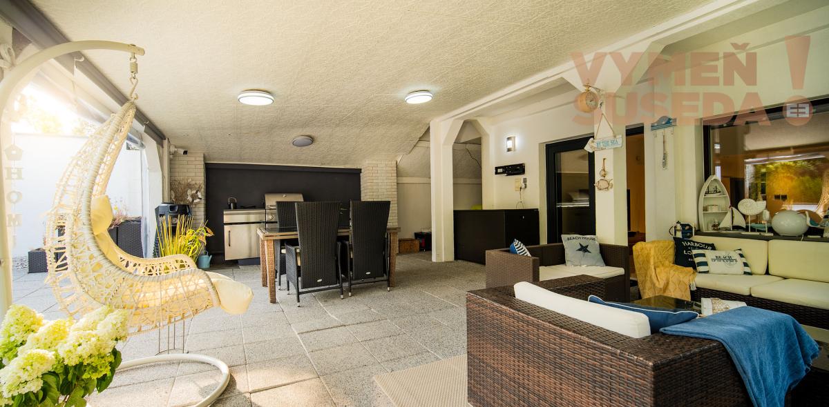 VYMEŇ SUSEDA! – PONÚKAME NA PREDAJ VÝNIMOČNÝ 6 IZB. RODINNÝ DOM, ŠENKVICE