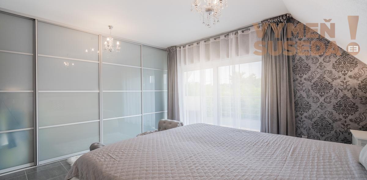 VYMEŇ SUSEDA! – PONÚKAME NA PREDAJ VÝNIMOČNÝ 6 IZB. RODINNÝ DOM, ŠENKVICE