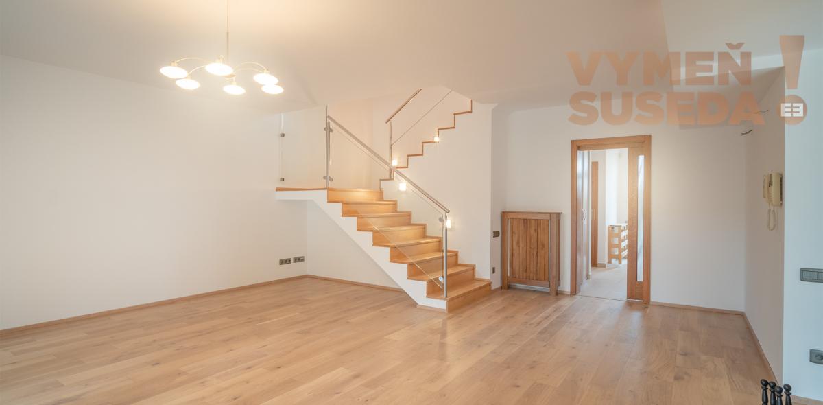 VYMEŇ SUSEDA! – PONÚKAME NA PREDAJ VÝNIMOČNÝ 5 IZBOVÝ RODINNÝ DOM, STUPAVA.