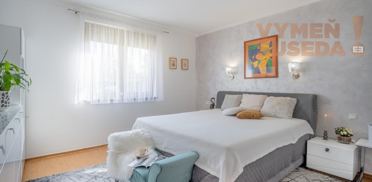 VYMEŇ SUSEDA – Na predaj výnimočný rodinný dom s bazénom, saunou a garážou v Bratislave – Podunajské Biskupice