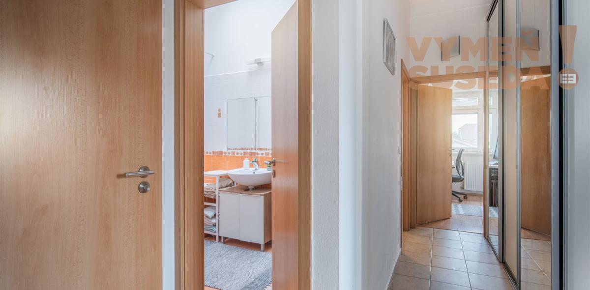 VYMEŇ SUSEDA! - Luxusné bývanie s atmosférou rodinného domu – 4-izbový mezonet so záhradou |Dunajská Lužná