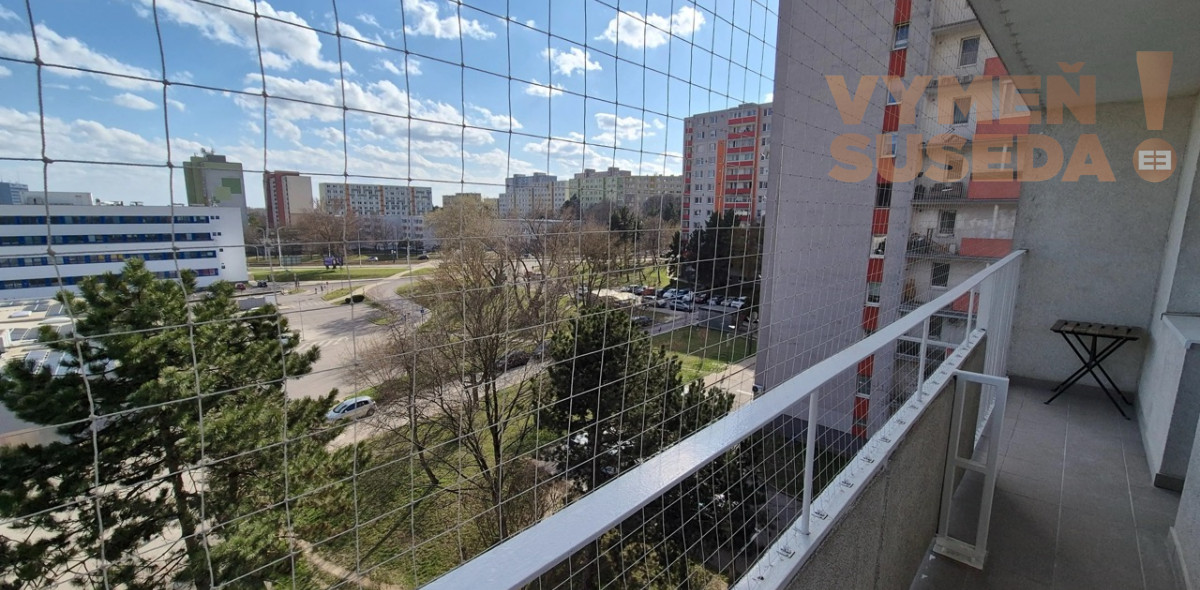 VYMEŇ SUSEDA! – VÝNIMOČNÝ 2 IZB. ZARIADENÝ BYT S LOGGIOU, PET FRIENDLY, SEGNEROVA, BA IV, KARLOVA VES.