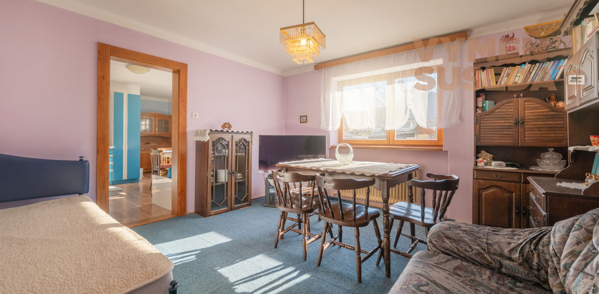 VYMEŇ SUSEDA! - Na predaj pekný 4 izbový rodinný dom v obci Slovenská Ľupča – pri meste Banská Bystrica