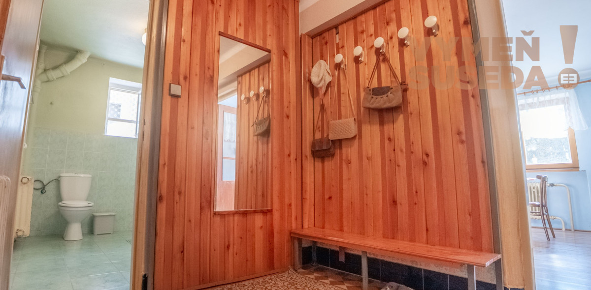 VYMEŇ SUSEDA! - Na predaj pekný 4 izbový rodinný dom v obci Slovenská Ľupča – pri meste Banská Bystrica