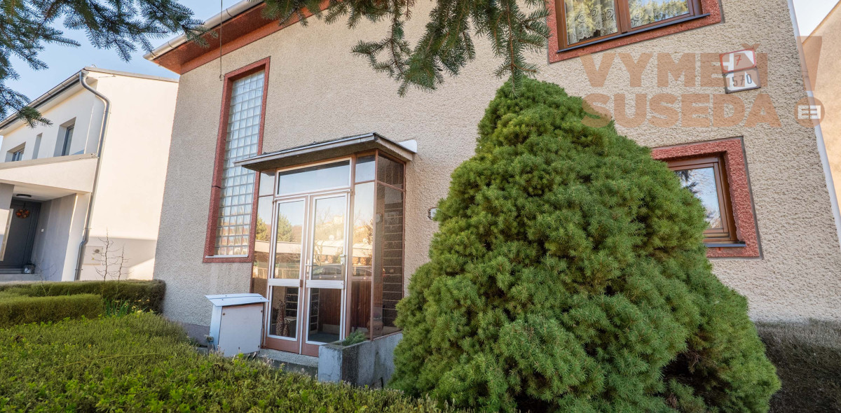 VYMEŇ SUSEDA! - Na predaj pekný 4 izbový rodinný dom v obci Slovenská Ľupča – pri meste Banská Bystrica