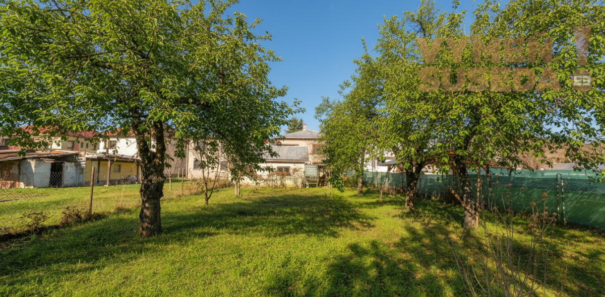 VYMEŇ SUSEDA! - Na predaj pekný 4 izbový rodinný dom v obci Slovenská Ľupča – pri meste Banská Bystrica