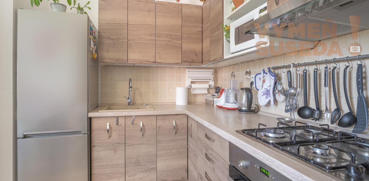 VYMEŇ SUSEDA! - Na predaj krásny, presvetlený, tehlový 2-izb. byt s balkónom – Hroznová ulica, Pezinok.