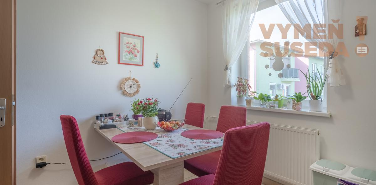 VYMEŇ SUSEDA! - Na predaj krásny, presvetlený, tehlový 2-izb. byt s balkónom – Hroznová ulica, Pezinok.