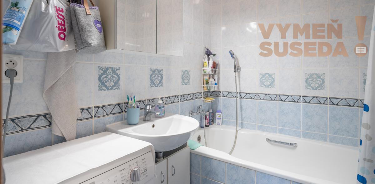 VYMEŇ SUSEDA! - Na predaj krásny, presvetlený, tehlový 2-izb. byt s balkónom – Hroznová ulica, Pezinok.