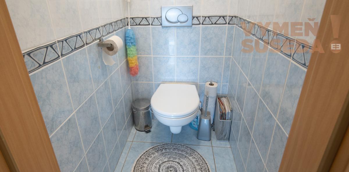 VYMEŇ SUSEDA! - Na predaj krásny, presvetlený, tehlový 2-izb. byt s balkónom – Hroznová ulica, Pezinok.