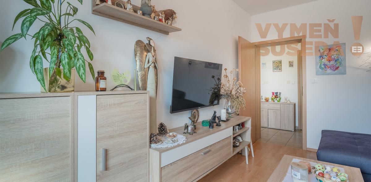 VYMEŇ SUSEDA! - Na predaj krásny, presvetlený, tehlový 2-izb. byt s balkónom – Hroznová ulica, Pezinok.