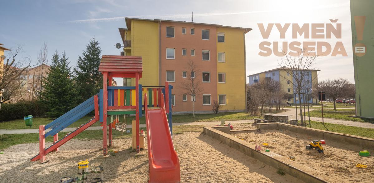 VYMEŇ SUSEDA! - Na predaj krásny, presvetlený, tehlový 2-izb. byt s balkónom – Hroznová ulica, Pezinok.