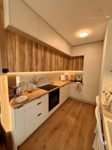 VYMEŇ SUSEDA! – VÝNIMOČNÝ 2 IZB. ZARIADENÝ BYT S LOGGIOU, PET FRIENDLY, PRI VOJENSKOM CINTORÍNE, BA V, PETRŽALKA.