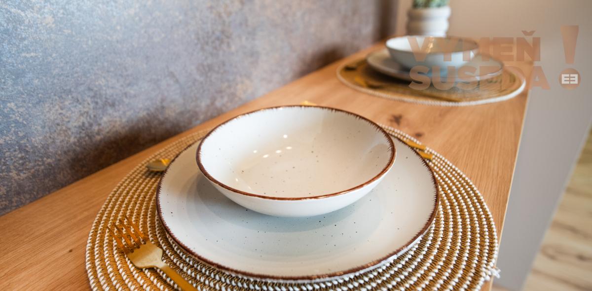 VYMEŇ SUSEDA! – VÝNIMOČNÝ, SLNEČNÝ 2 IZB. BYT S LOGGIOU, ŽILINSKÁ, TRENČÍN - KUBRÁ.