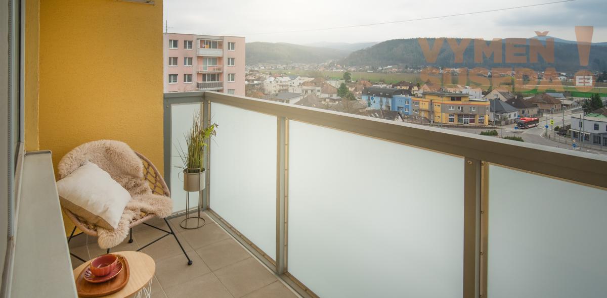 VYMEŇ SUSEDA! – VÝNIMOČNÝ, SLNEČNÝ 2 IZB. BYT S LOGGIOU, ŽILINSKÁ, TRENČÍN - KUBRÁ.