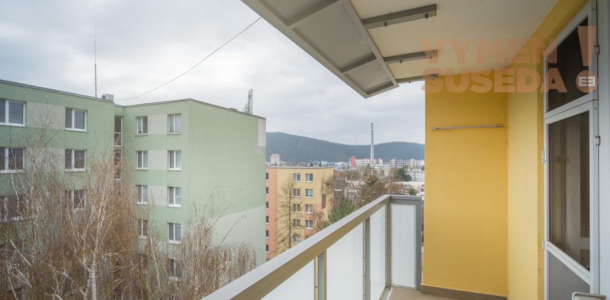 VYMEŇ SUSEDA! – VÝNIMOČNÝ, SLNEČNÝ 2 IZB. BYT S LOGGIOU, ŽILINSKÁ, TRENČÍN - KUBRÁ.