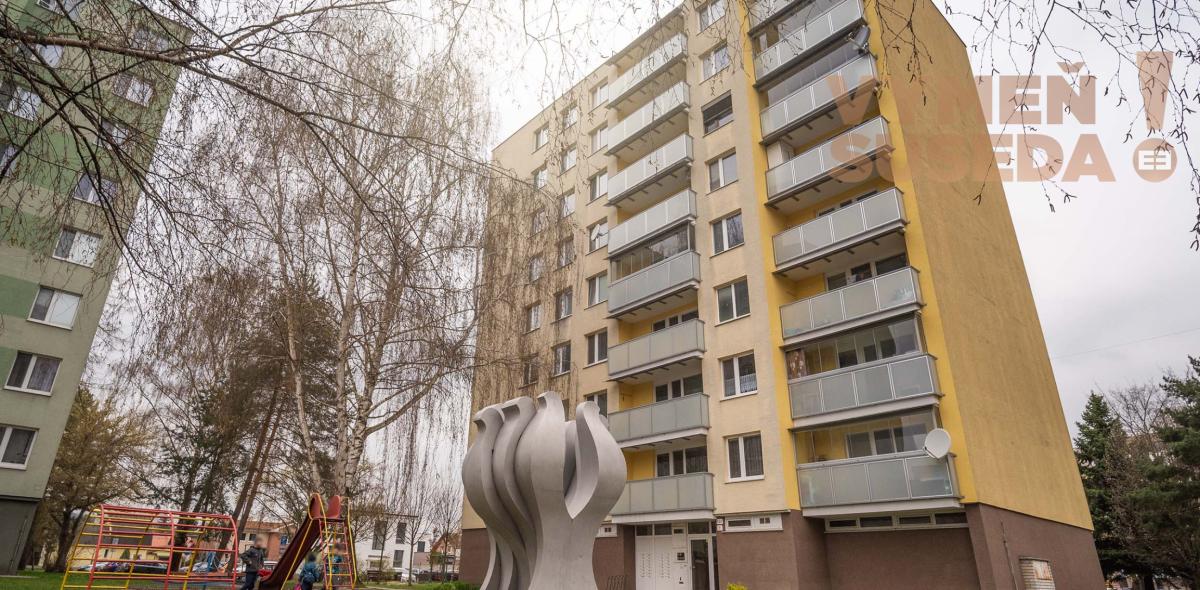 VYMEŇ SUSEDA! – VÝNIMOČNÝ, SLNEČNÝ 2 IZB. BYT S LOGGIOU, ŽILINSKÁ, TRENČÍN - KUBRÁ.