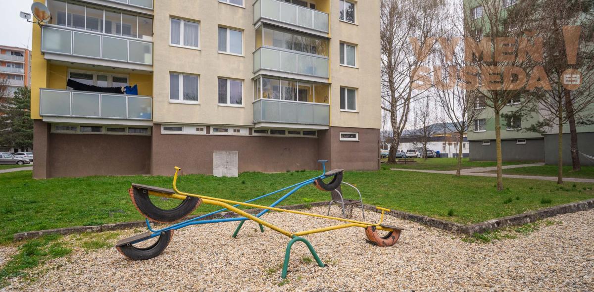 VYMEŇ SUSEDA! – VÝNIMOČNÝ, SLNEČNÝ 2 IZB. BYT S LOGGIOU, ŽILINSKÁ, TRENČÍN - KUBRÁ.