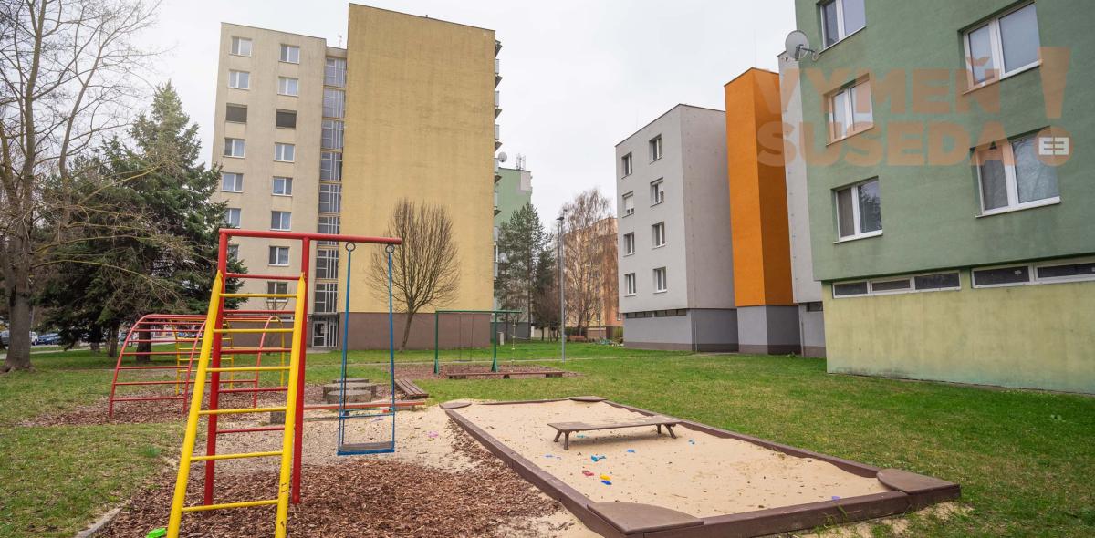 VYMEŇ SUSEDA! – VÝNIMOČNÝ, SLNEČNÝ 2 IZB. BYT S LOGGIOU, ŽILINSKÁ, TRENČÍN - KUBRÁ.