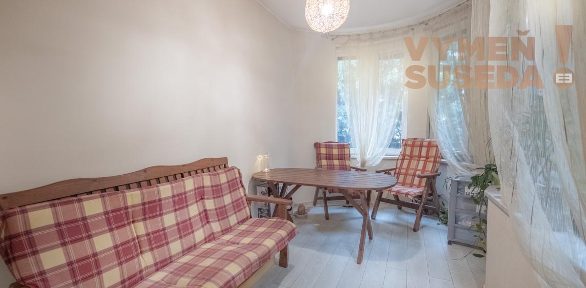 VYMEŇ SUSEDA – PRIESTOR PRE KANCELÁRIU ALEBO FIRMU 380 m2 SO ZÁHRADOU A GARÁŽOU, DUNAJSKÁ STREDA - CENTRUM.