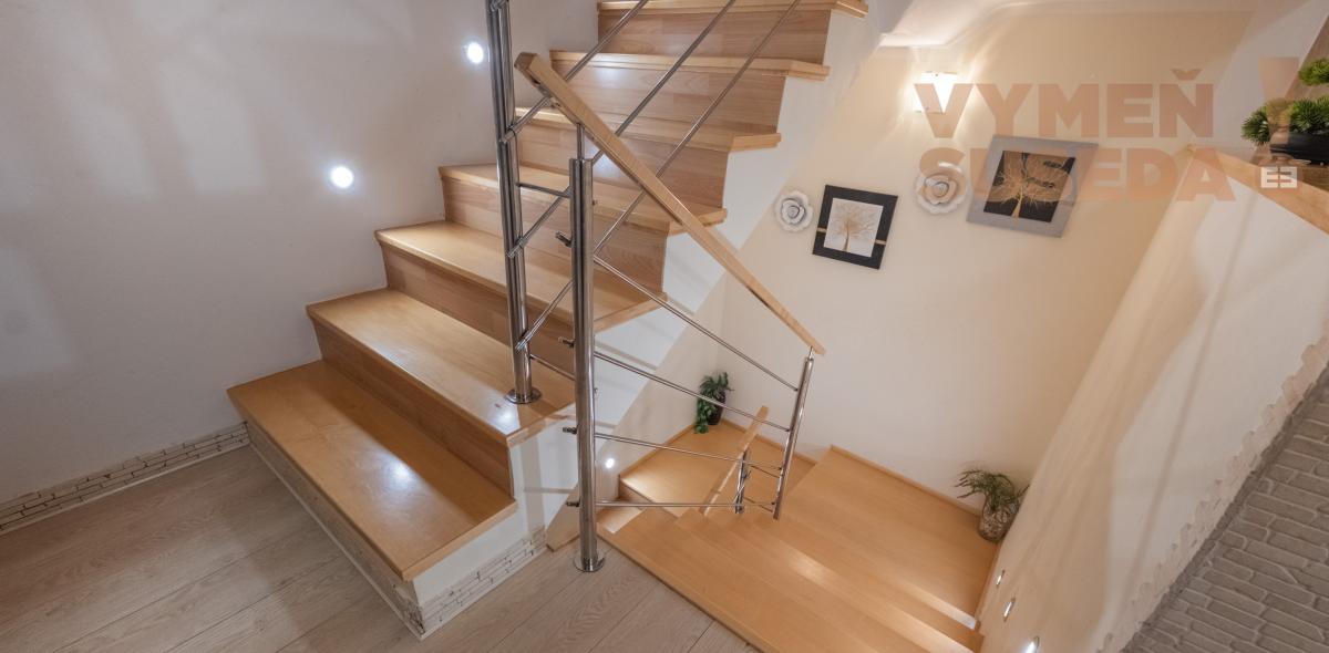 VYMEŇ SUSEDA – PRIESTOR PRE KANCELÁRIU ALEBO FIRMU 380 m2 SO ZÁHRADOU A GARÁŽOU, DUNAJSKÁ STREDA - CENTRUM.