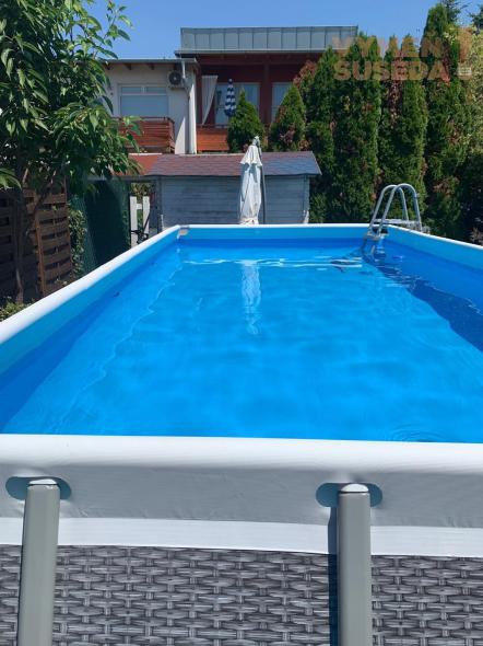 VYMEŇ SUSEDA! - Luxusné bývanie s atmosférou rodinného domu – 4-izbový mezonetový byt so záhradou |Dunajská Lužná