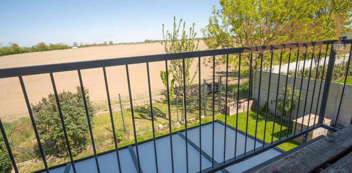 VYMEŇ SUSEDA! – Výnimočný 2 izbový byt s balkónom v novostavbe s parkovacím státim, Hamuliakovo.