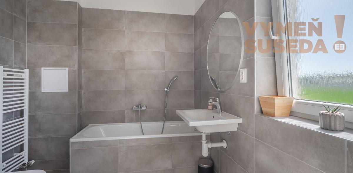 VYMEŇ SUSEDA! – Výnimočný 2 izbový byt s balkónom v novostavbe s parkovacím státim, Hamuliakovo.