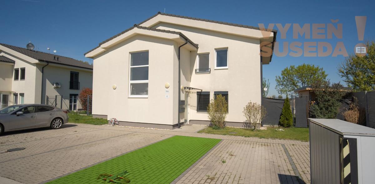 VYMEŇ SUSEDA! – Výnimočný 2 izbový byt s balkónom v novostavbe s parkovacím státim, Hamuliakovo.