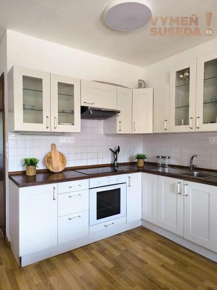 VYMEŇ SUSEDA! – VÝNIMOČNÝ 3 IZB. ZARIADENÝ BYT, PET FRIENDLY, BAZOVÁ, GAUDI, BA II, RUŽINOV.