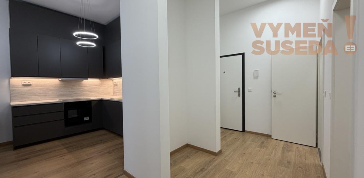 VYMEŇ SUSEDA! - VÝNIMOČNÝ 2 IZB. BYT SO ZÁHRADKOU A PARKOVANÍM, FIALOVÁ UL., BRATISLAVA V, PETRŽALKA,