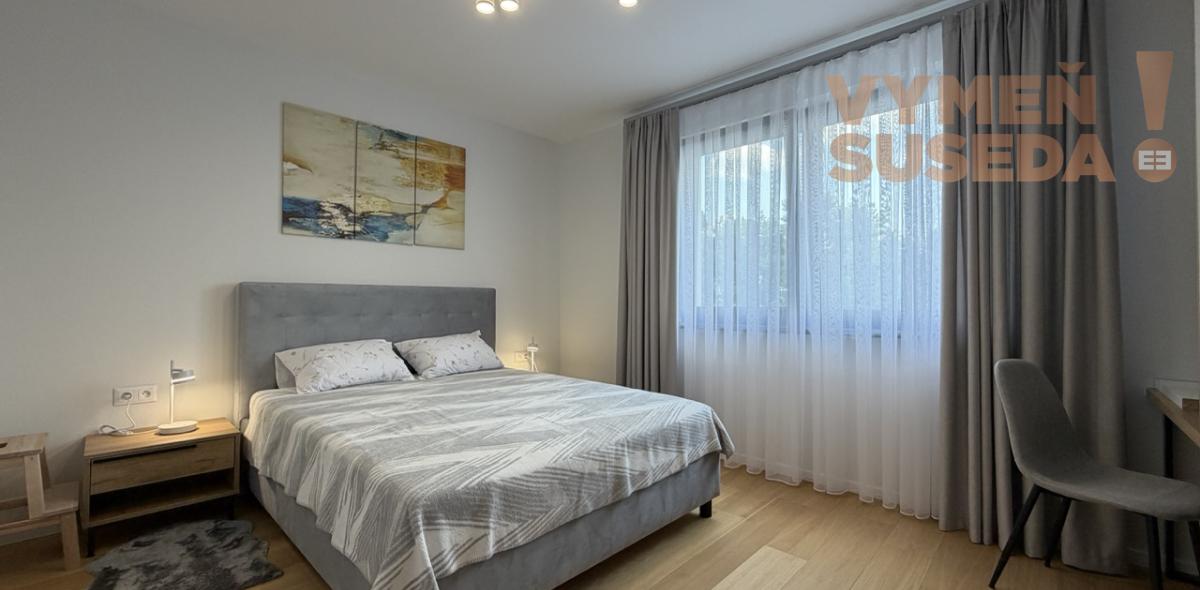 VYMEŇ SUSEDA! – VÝNIMOČNÝ 2 IZB. ZARIADENÝ BYT S BALKÓNOM A GARÁŽOVÝM STÁTÍM, TRNAVSKÁ CESTA, BA II, RUŽINOV,