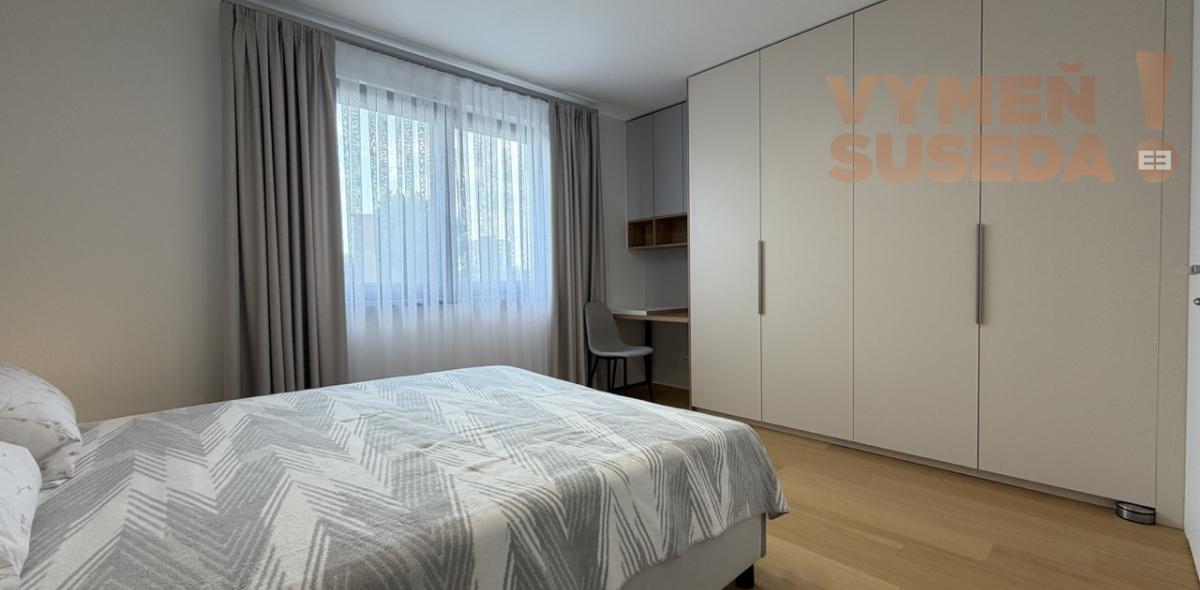 VYMEŇ SUSEDA! – VÝNIMOČNÝ 2 IZB. ZARIADENÝ BYT S BALKÓNOM A GARÁŽOVÝM STÁTÍM, TRNAVSKÁ CESTA, BA II, RUŽINOV,