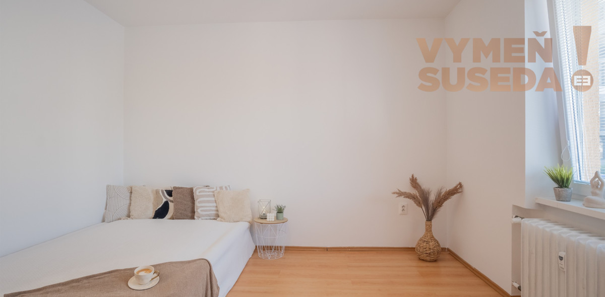 VYMEŇ SUSEDA! – VÝNIMOČNÁ GARSÓNKA, BALKÓN, TEHLA – KRAMÁRE, STROMOVÁ UL., BA III
