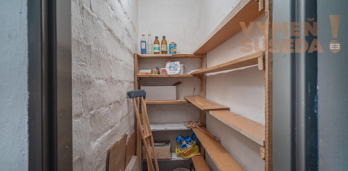 VYMEŇ SUSEDA! – VÝNIMOČNÁ GARSÓNKA, BALKÓN, TEHLA – KRAMÁRE, STROMOVÁ UL., BA III