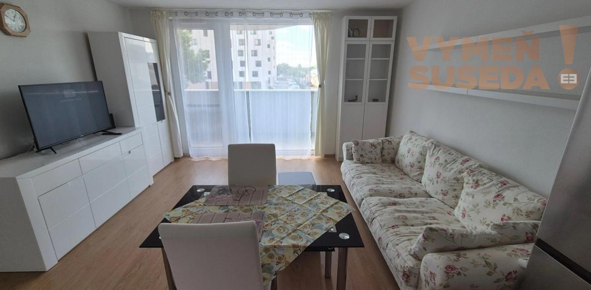 VYMEŇ SUSEDA! – VÝNIMOČNÝ 2 IZB. ZARIADENÝ BYT S BALKÓNOM A PARKOVANÍM, GUSTÁVA MALLÉHO, BA V, PETRŽALKA.
