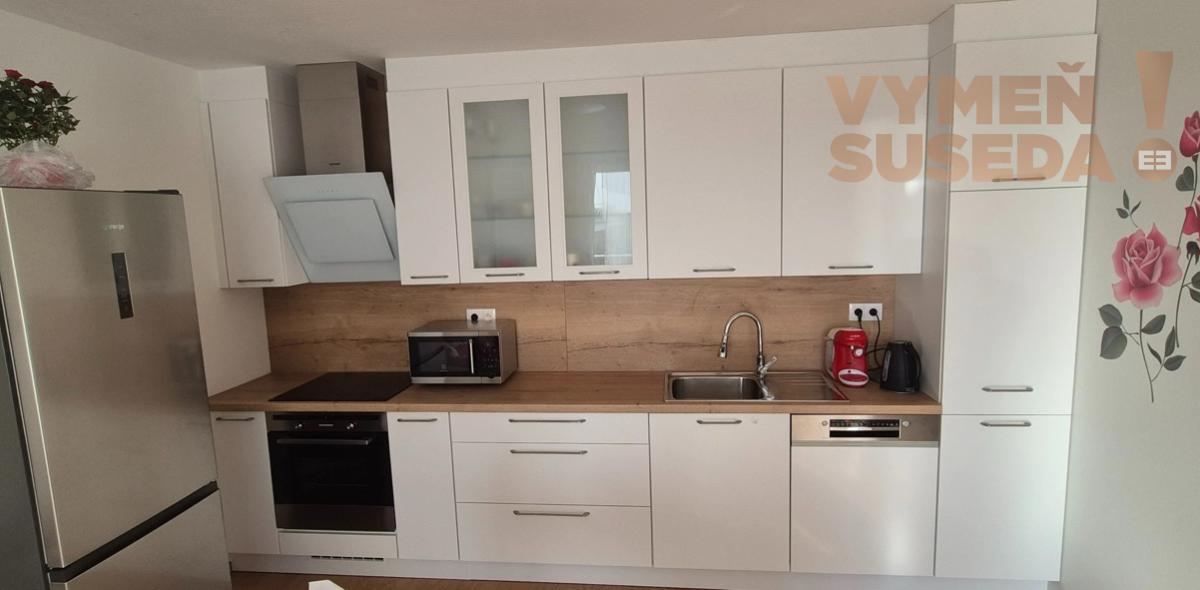 VYMEŇ SUSEDA! – VÝNIMOČNÝ 2 IZB. ZARIADENÝ BYT S BALKÓNOM A PARKOVANÍM, GUSTÁVA MALLÉHO, BA V, PETRŽALKA.