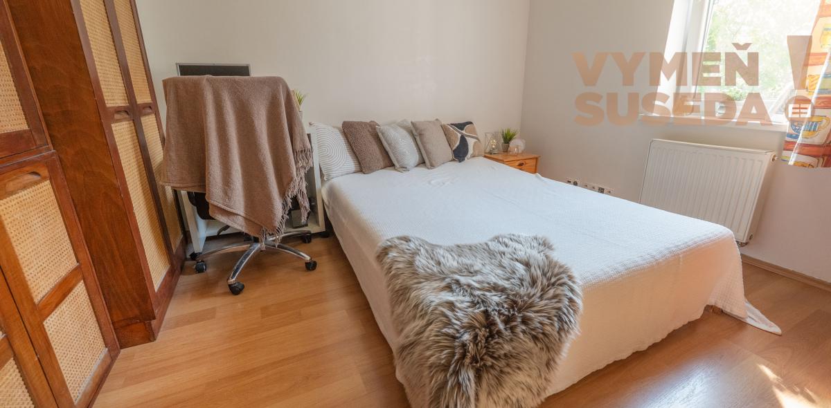 VYMEŇ SUSEDA! – KRÁSNY SLNEČNÝ TEHLOVÝ 2 IZB. BYT, VEĽKÁ TERASA, VYHĽADÁVANÁ LOKALITA RAČIANSKE MÝTO, SIBÍRSKA UL., BA III.