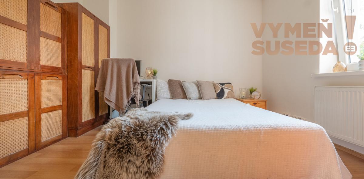 VYMEŇ SUSEDA! – KRÁSNY SLNEČNÝ TEHLOVÝ 2 IZB. BYT, VEĽKÁ TERASA, VYHĽADÁVANÁ LOKALITA RAČIANSKE MÝTO, SIBÍRSKA UL., BA III.