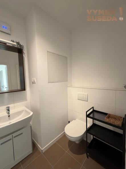 VYMEŇ SUSEDA! – PRIESTRANNÝ 2 IZB. ZARIADENÝ BYT S LOGGIOU A PARKOVANÍM,PET FRIENDLY ZUZANY CHALUPOVEJ, BA V, PETRŽALKA.