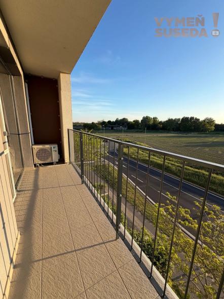 VYMEŇ SUSEDA! – PRIESTRANNÝ 2 IZB. ZARIADENÝ BYT S LOGGIOU A PARKOVANÍM,PET FRIENDLY ZUZANY CHALUPOVEJ, BA V, PETRŽALKA.