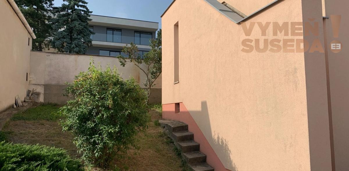 VYMEŇ SUSEDA! – PRIESTRANNÝ 4 IZB. RODINNÝ DOM S GARÁŽOU, STARÁ VINÁRSKA, BRATISLAVA I, STARÉ MESTO.