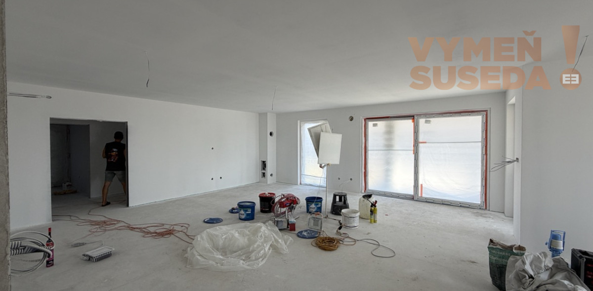 VYMEŇ SUSEDA! - 4-IZBOVÝ RODINNÝ DOM S TERASOU A PARKOVANÍM, DRAHOVCE, MAJER