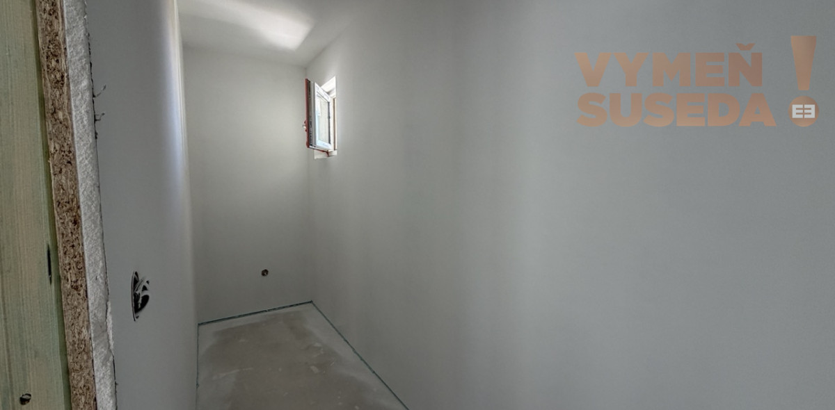 VYMEŇ SUSEDA! - 4-IZBOVÝ RODINNÝ DOM S TERASOU A PARKOVANÍM, DRAHOVCE, MAJER
