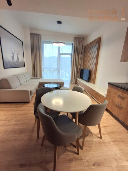 VYMEŇ SUSEDA! – Na predaj exkluzívny 2 izbový apartmán v ikonickom rezorte Evergreen Tále