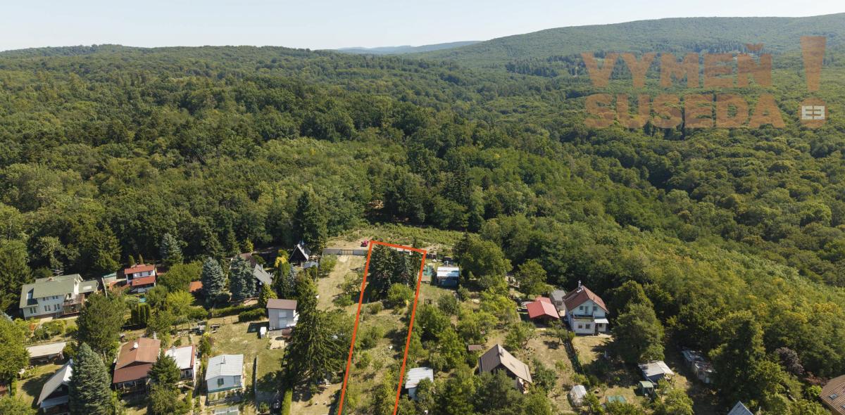 VYMEŇ SUSEDA! - Výnimočný Pozemok na predaj 1027 m2 Stupava – Nová Hora s výhľadom na Pajštún a do lesa.
