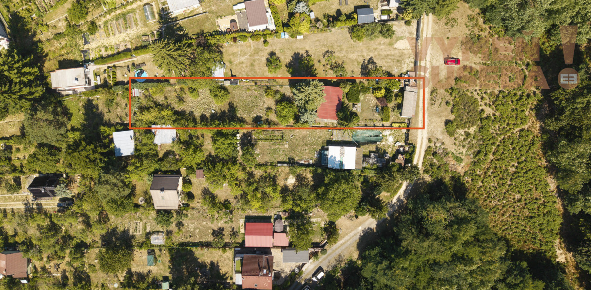 VYMEŇ SUSEDA! - Výnimočný Pozemok na predaj 1027 m2 Stupava – Nová Hora s výhľadom na Pajštún a do lesa.