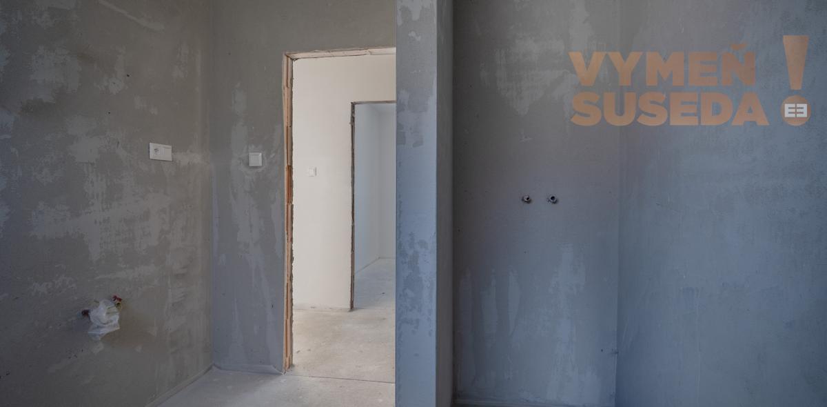 VYMEŇ SUSEDA - SKVELE RIEŠENÝ 4 IZB. TEHLOVÝ RODINNÝ DOM NA KONCI SLEPEJ ULICE, HVIEZDOSLAVOV