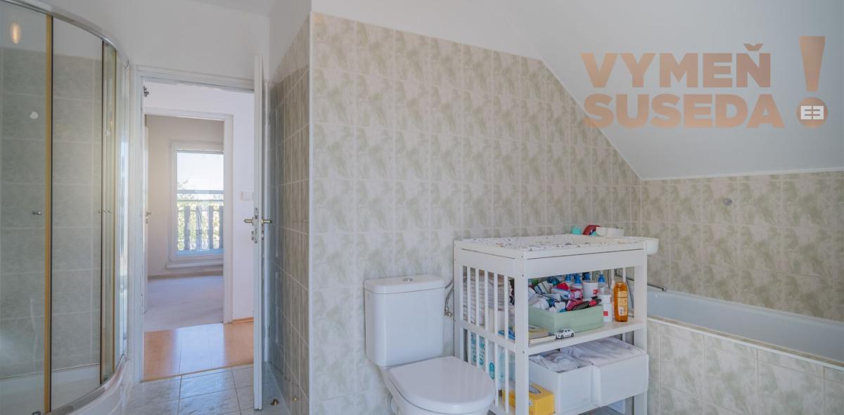 VYMEŇ SUSEDA – Na predaj výnimočný 5 izbový rodinný dom s garážou a veľkým pozemkom, Hamuliakovo.